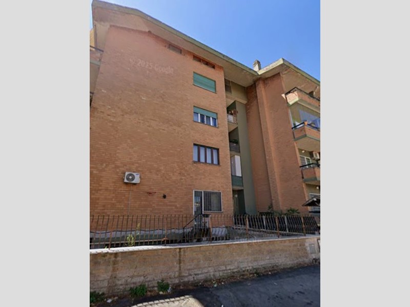 Trilocale in Vendita a Roma, 210'000&euro;, 127 m²