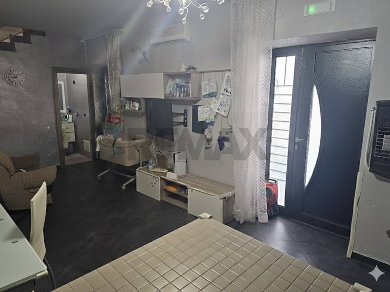 Trilocale in Vendita a Caivano, 110'000&euro;, 100 m²