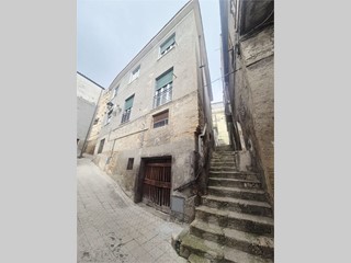 Appartamento in Vendita a Bucchianico, 88'000&euro;, 150 m²