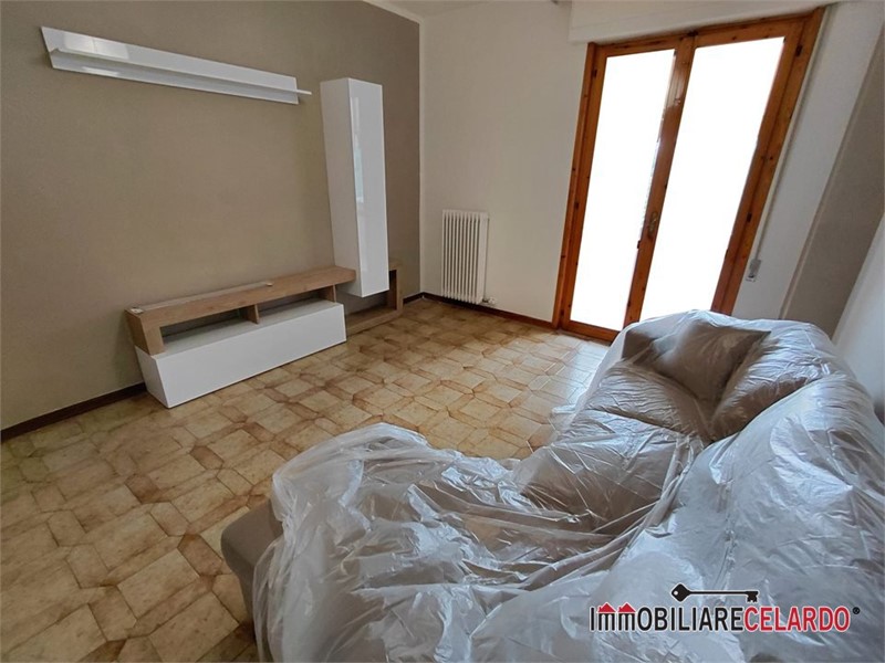Trilocale in Vendita a Colle di Val D'Elsa, 110'000&euro;, 73 m²