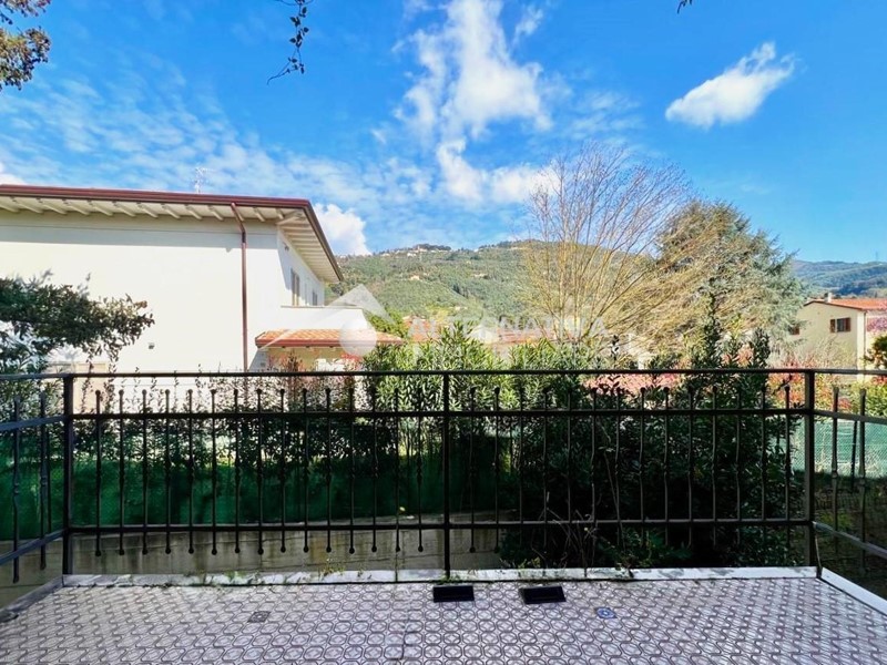 Quadrilocale in Vendita a Pietrasanta, 289'000&euro;, 85 m², arredato