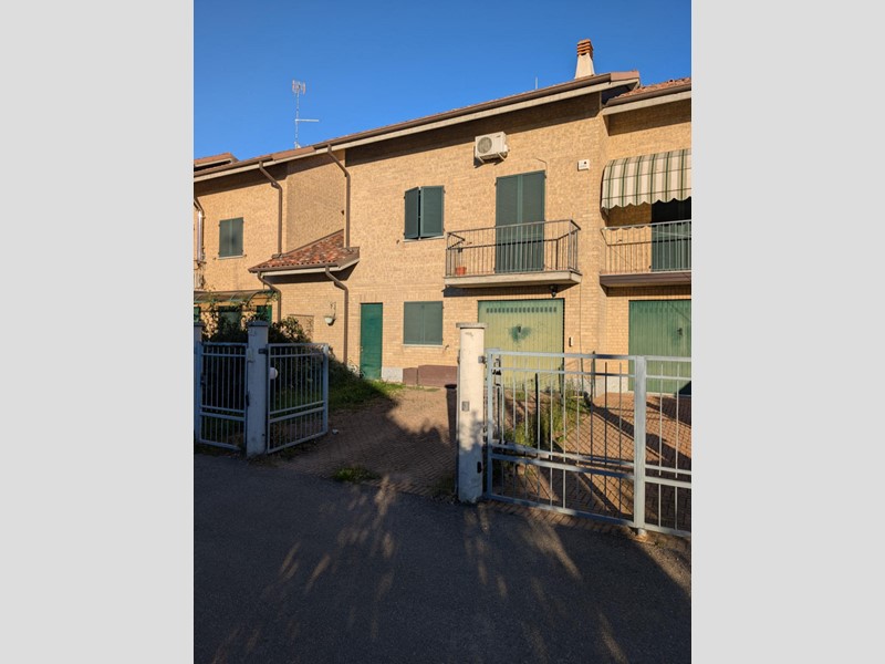 Appartamento in Vendita a Voghera, 67'875&euro;, 112 m², con Box
