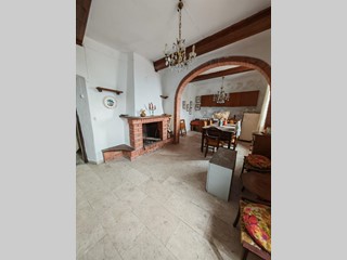 Bilocale in Vendita a Fosdinovo, zona Posterla, 33'000&euro;, 83 m²