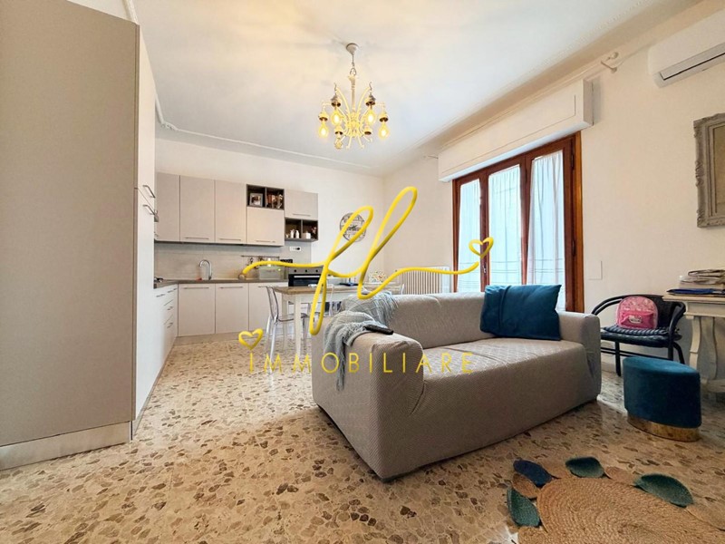 Appartamento in Vendita a Cecina, 280'000&euro;, 185 m²