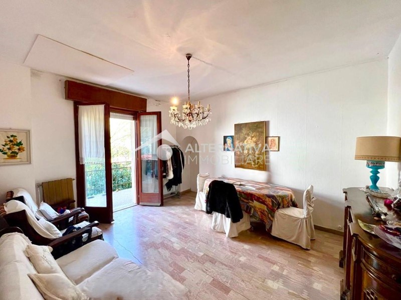 Appartamento in Vendita a Pietrasanta, 289'000&euro;, 85 m², arredato