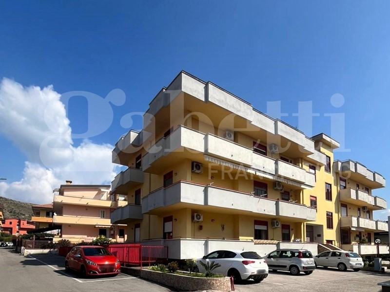 Appartamento in Vendita a Vitulazio, 145'000&euro;, 160 m², con Box