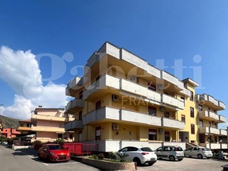 Appartamento in Vendita a Vitulazio, 145'000&euro;, 160 m², con Box