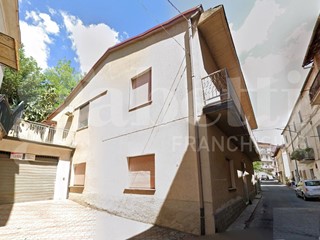 Appartamento in Vendita a Luzzi, 59'000&euro;, 130 m², con Box