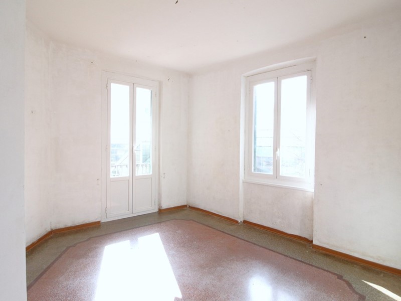 Appartamento in Vendita a Genova, 68'000&euro;, 101 m²