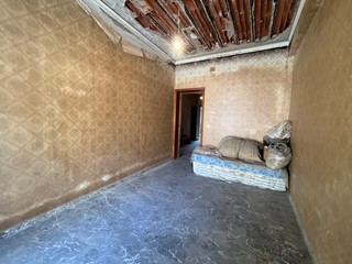 Appartamento in Vendita a Barcellona Pozzo di Gotto, 43'000&euro;, 183 m²