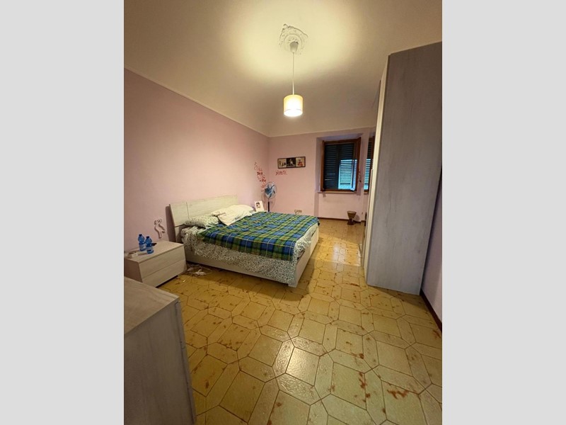 Appartamento in Vendita a San Giuliano Terme, zona Ripafratta, 130'000&euro;, 160 m², con Box