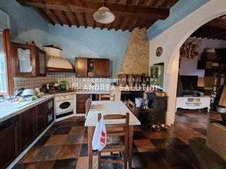 Trilocale in Vendita a Buti, zona Panicale, 149'000&euro;, 80 m²