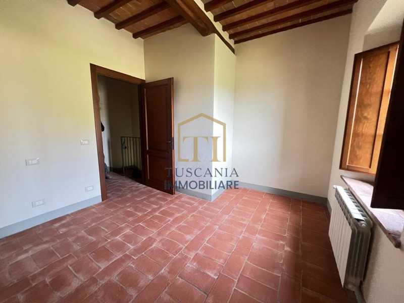 Quadrilocale in Vendita a Colle di Val D'Elsa, zona Campiglia, 180'000&euro;, 73 m²