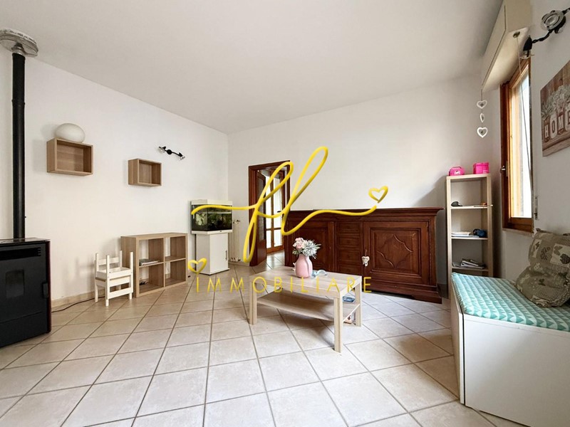 Appartamento in Vendita a Cecina, 270'000&euro;, 109 m², con Box