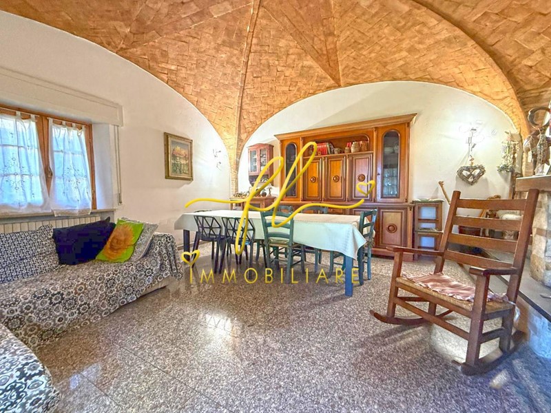 Appartamento in Vendita a Cecina, zona Collemezzano Basso San Giuseppe, 276'000&euro;, 120 m², con Box