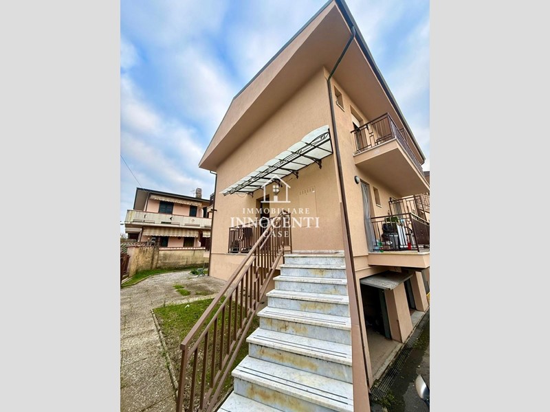 Trilocale in Vendita a Massa, zona Ricortola, 230'000&euro;, 70 m², con Box