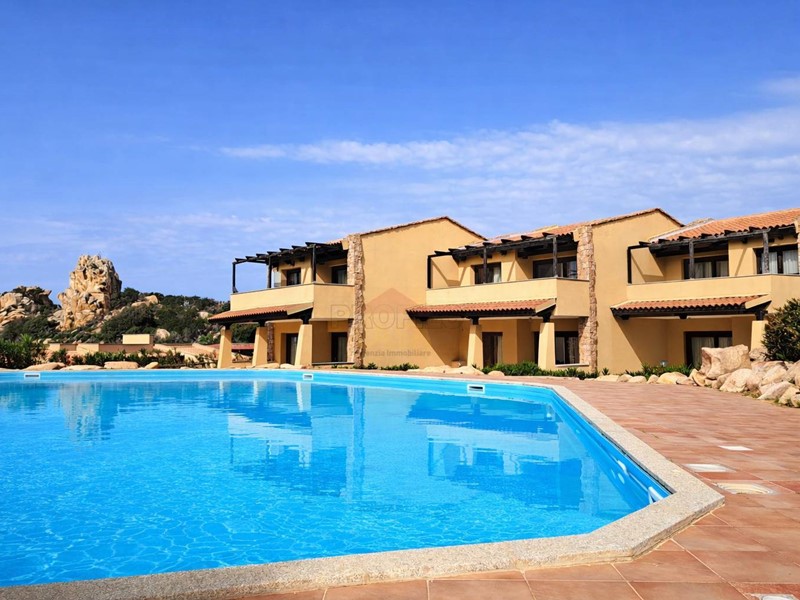 Trilocale in Vendita a Trinità d'Agultu e Vignola, 130'000&euro;, 70 m²