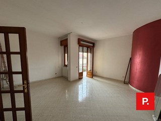 Appartamento in Vendita a San Nicola la Strada, 80'000&euro;, 160 m²