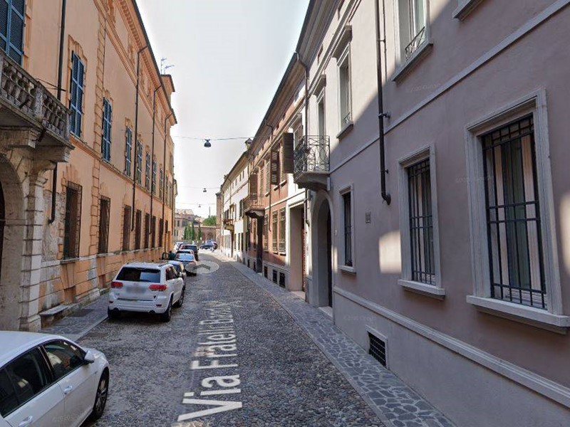 Appartamento in Vendita a Mantova, 250'000&euro;, 180 m²