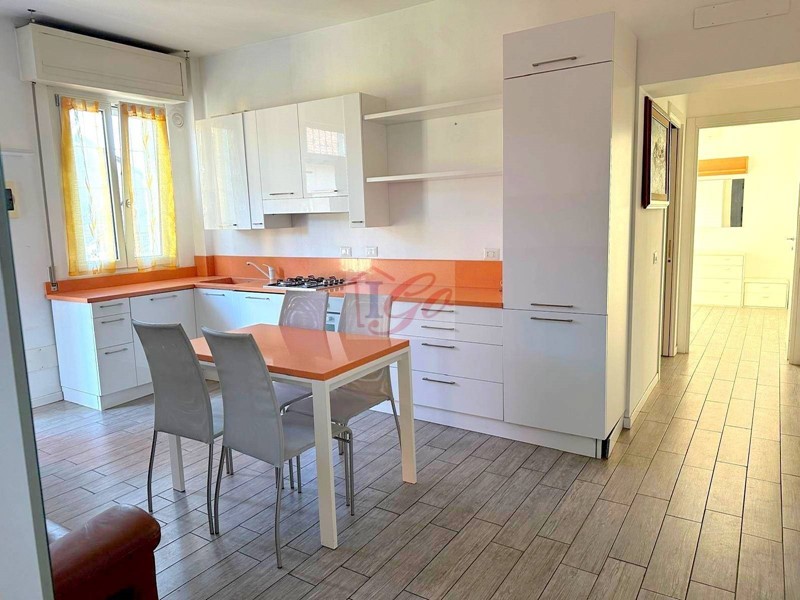 Trilocale in Vendita a Cavenago di Brianza, 175'000&euro;, 113 m²