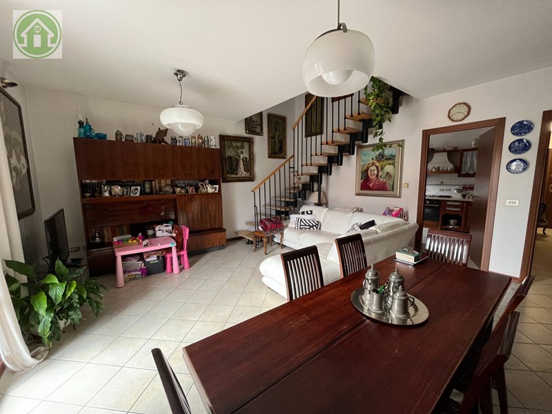 Appartamento in Vendita a Pavullo nel Frignano, 205'000&euro;, 140 m²