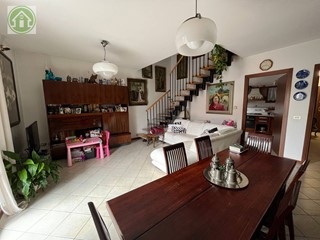 Appartamento in Vendita a Pavullo nel Frignano, 205'000&euro;, 140 m²