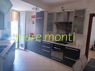 Trilocale in Vendita a Savona, 105'000&euro;, 65 m²