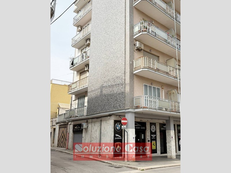 Appartamento in Vendita a Canosa di Puglia, 129'000&euro;, 125 m²