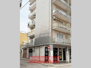 Appartamento in Vendita a Canosa di Puglia, 129'000&euro;, 125 m²