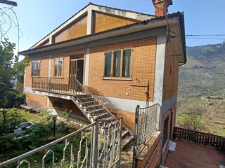 Appartamento in Vendita a Vallecorsa, 39'000&euro;, 100 m²