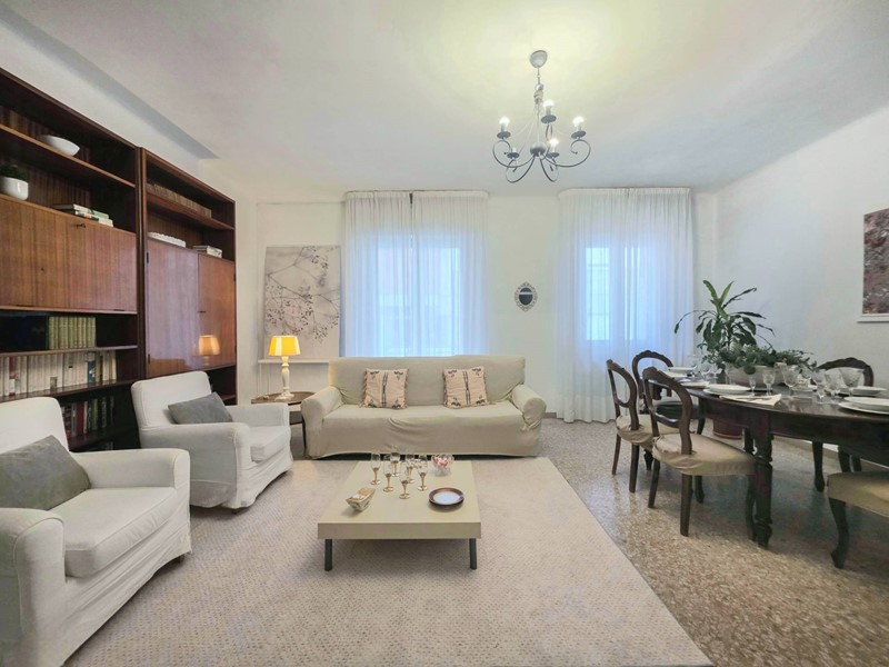 Appartamento in Vendita a San Benedetto del Tronto, 235'000&euro;, 135 m²