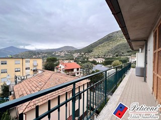 Appartamento in Vendita a Fondi, 130'000&euro;, 100 m²