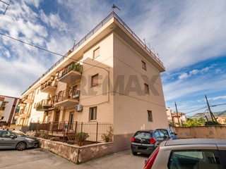 Quadrilocale in Vendita a Palermo, 125'000&euro;, 110 m²