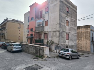Trilocale in Vendita a Valderice, 45'000&euro;, 67 m²