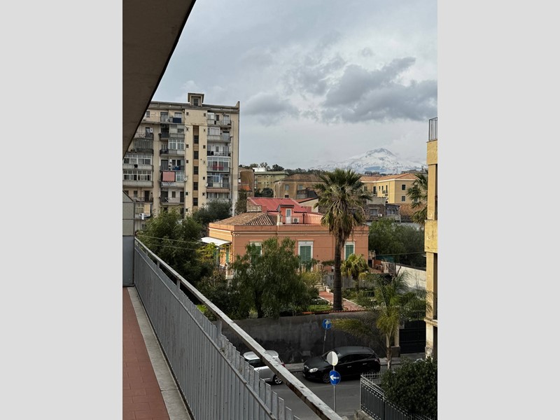 Appartamento in Vendita a Catania, 135'000&euro;, 98 m²