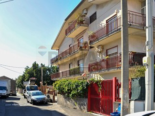 Trilocale in Vendita a Gravina di Catania, 110'000&euro;, 80 m²