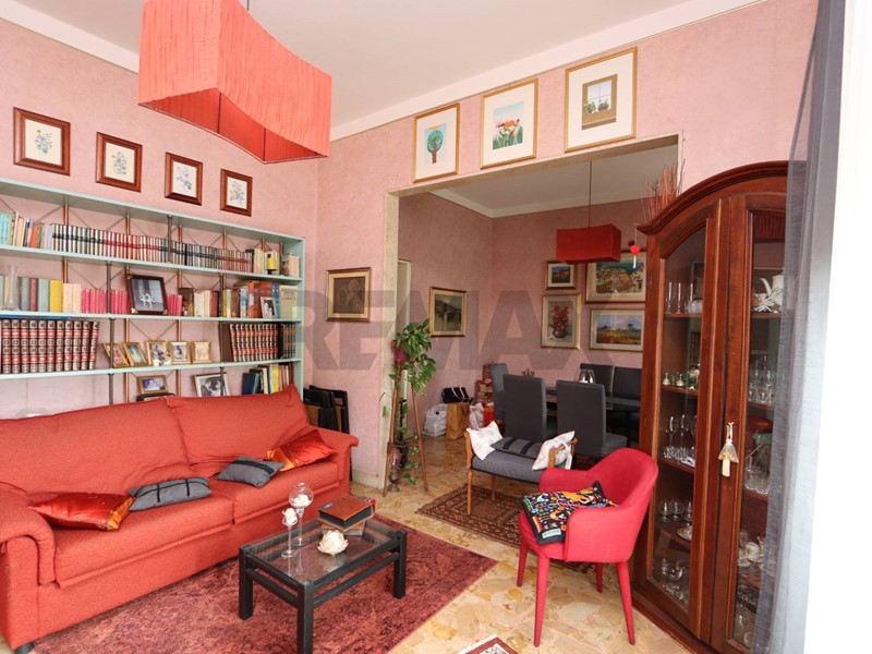 Appartamento in Vendita a Catania, 150'000&euro;, 152 m²