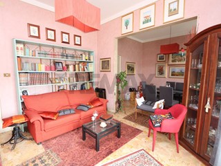 Appartamento in Vendita a Catania, 150'000&euro;, 152 m²