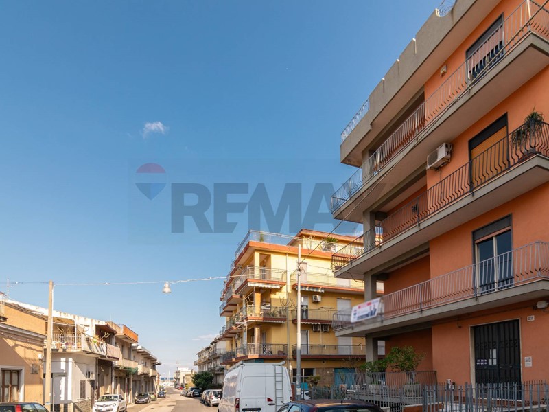 Appartamento in Vendita a Riposto, 150'000&euro;, 160 m²