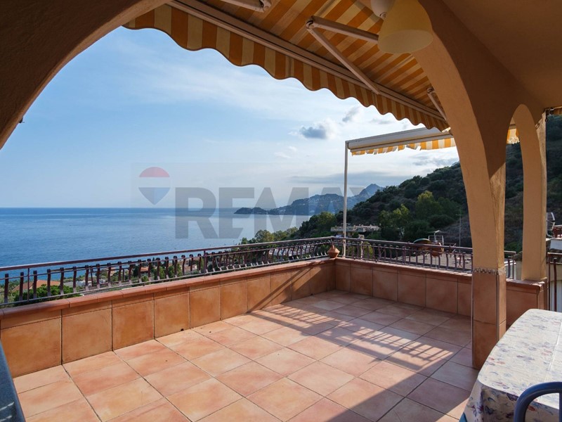 Appartamento in Vendita a Letojanni, 165'000&euro;, 76 m²