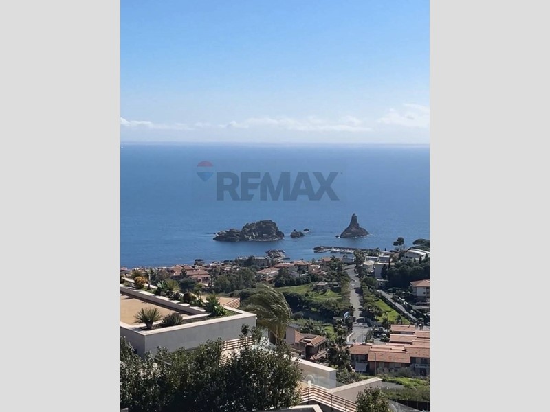 Appartamento in Vendita a Aci Catena, 395'000&euro;, 300 m²