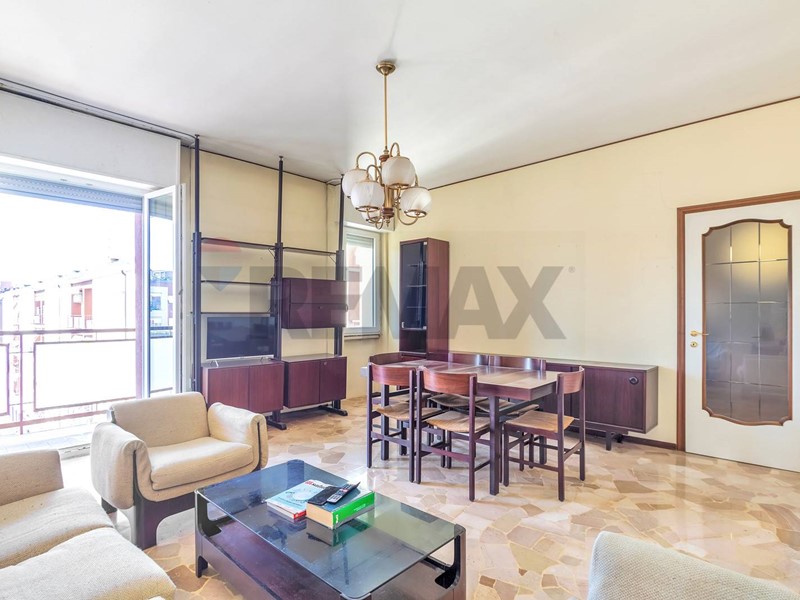 Trilocale in Vendita a Milano, 249'000&euro;, 106 m²