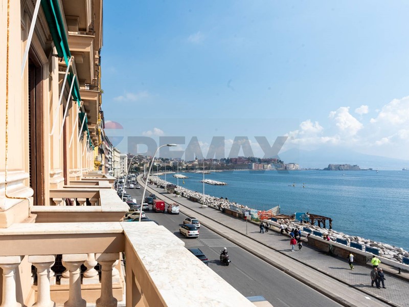Appartamento in Vendita a Napoli, 1'750'000&euro;, 224 m²