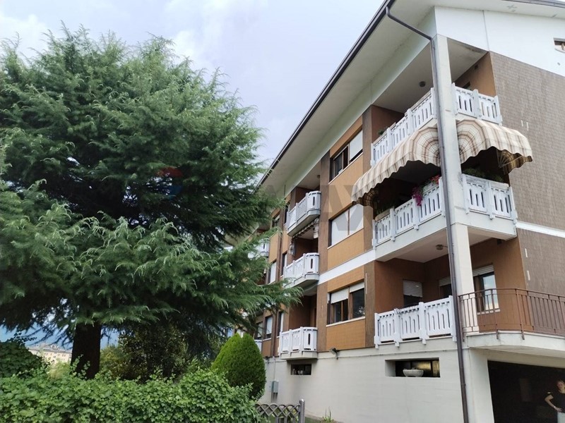 Quadrilocale in Vendita a Feltre, 72'000&euro;, 70 m², con Box