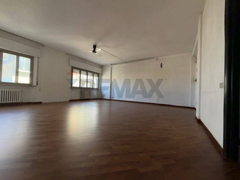 Quadrilocale in Vendita a Falconara Marittima, 155'000&euro;, 134 m²