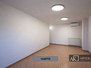 Trilocale in Vendita a Novara, 145'000&euro;, 87 m²
