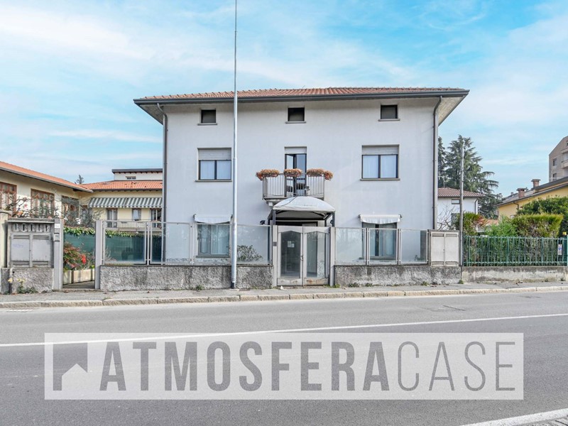 Appartamento in Vendita a Bergamo, 480'000&euro;, 350 m²