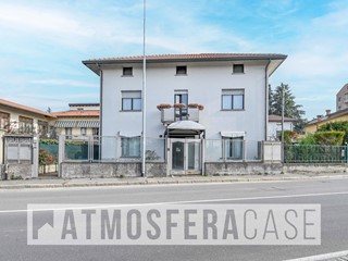 Appartamento in Vendita a Bergamo, 480'000&euro;, 350 m²