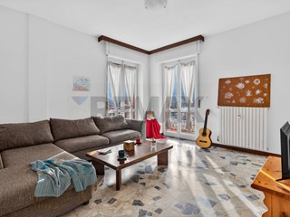 Appartamento in Vendita a Valmadrera, 129'000&euro;, 108 m²