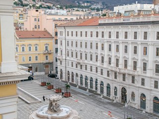 Trilocale in Affitto a Trieste, 930&euro;, 77 m²